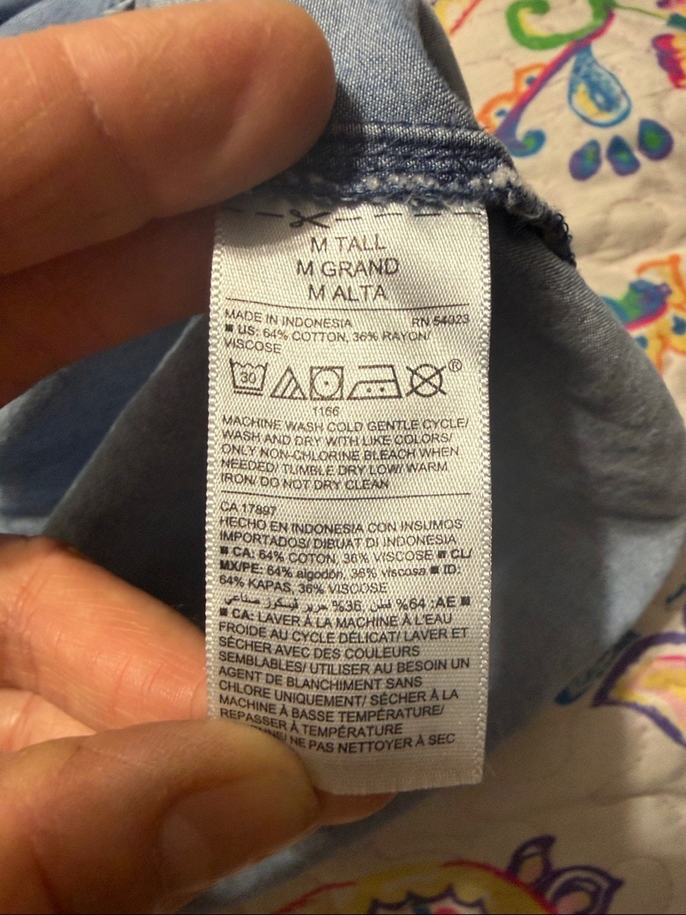 Old Navy Sleeveless Chambray Button Keyhole Top Size: M Tall - Picture 4 of 5